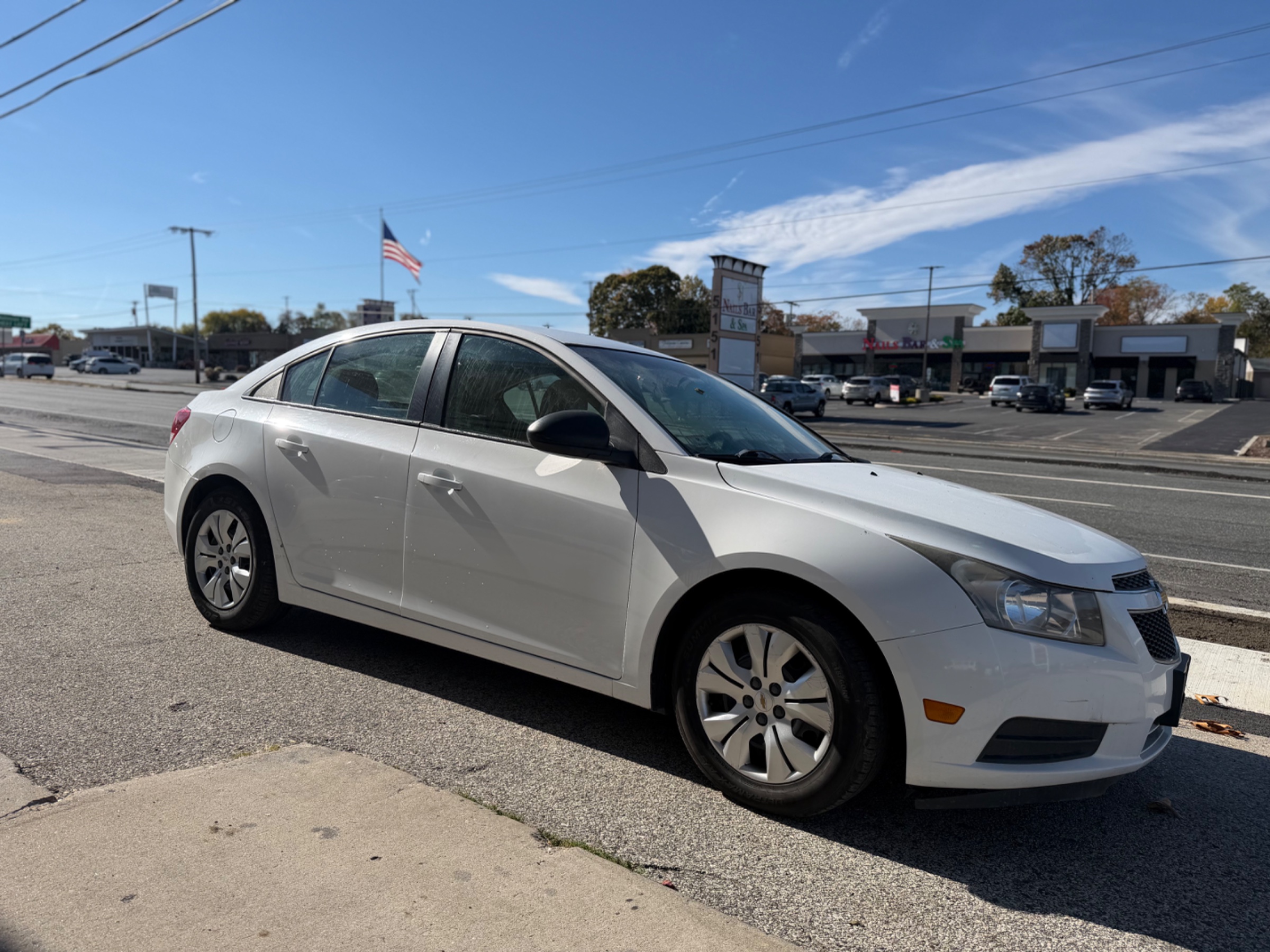 2013 CHEVROLET Cruze photo 2